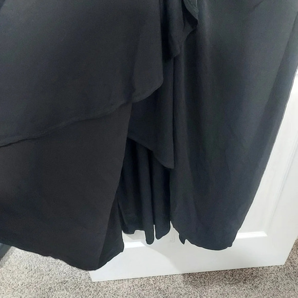 NWT Avenue Black Cap Sleeve Twist Front Faux Wrap Dress in Size 22/24 - Picture 5 of 8